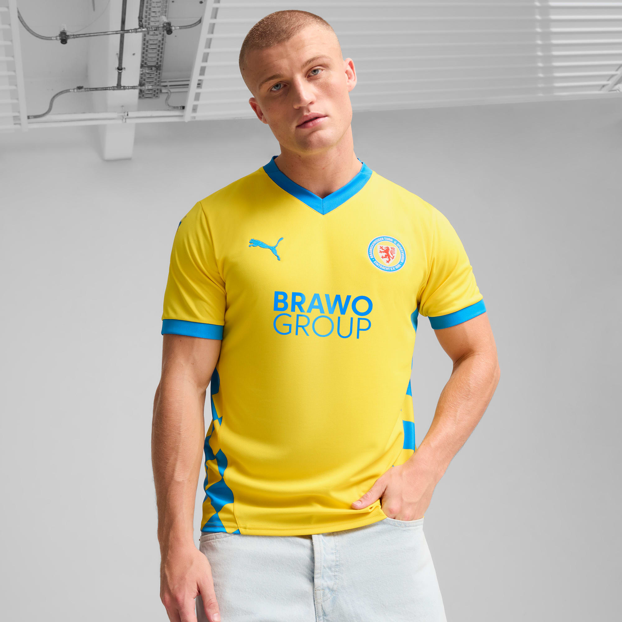 Eintracht Braunschweig 24/25 Heimtrikot Herren, Faster Yellow-Ignite Blue, large