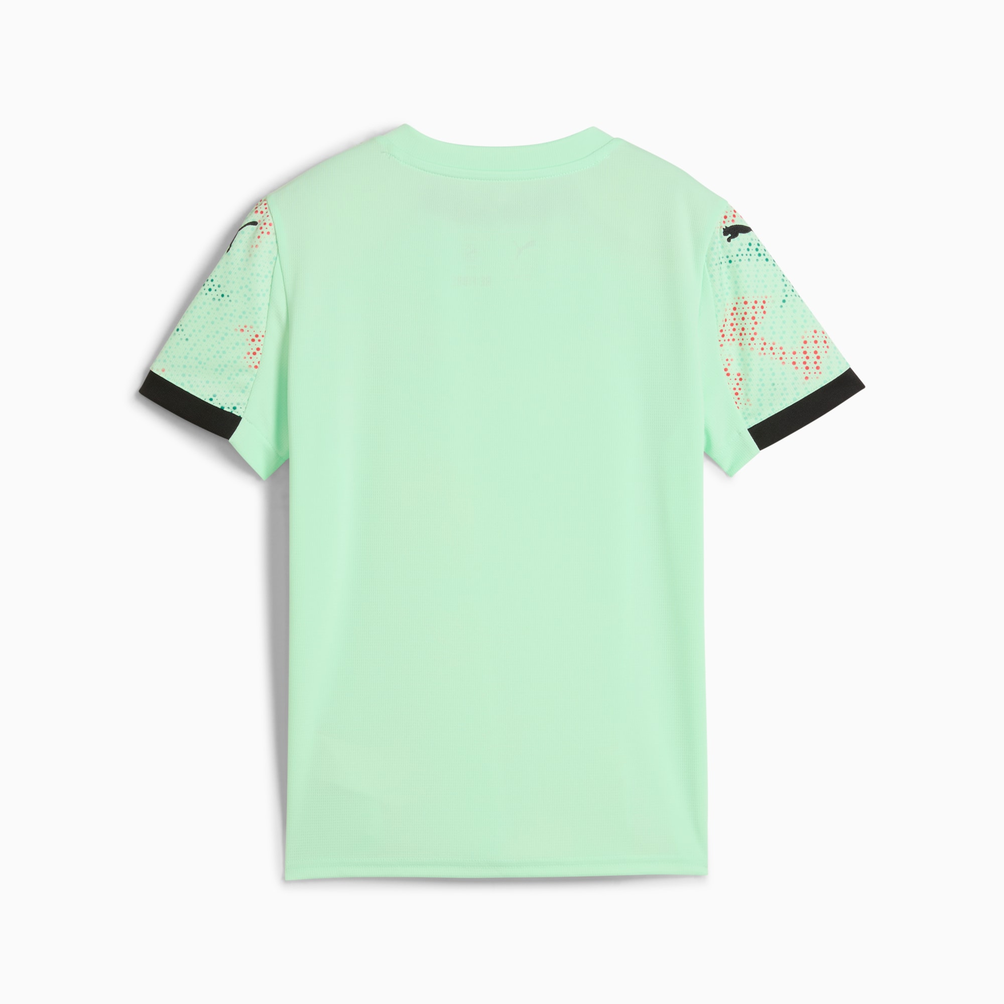 T-shirt PUMA menthe pour adultes avec manches à motifs et poignets noirs.