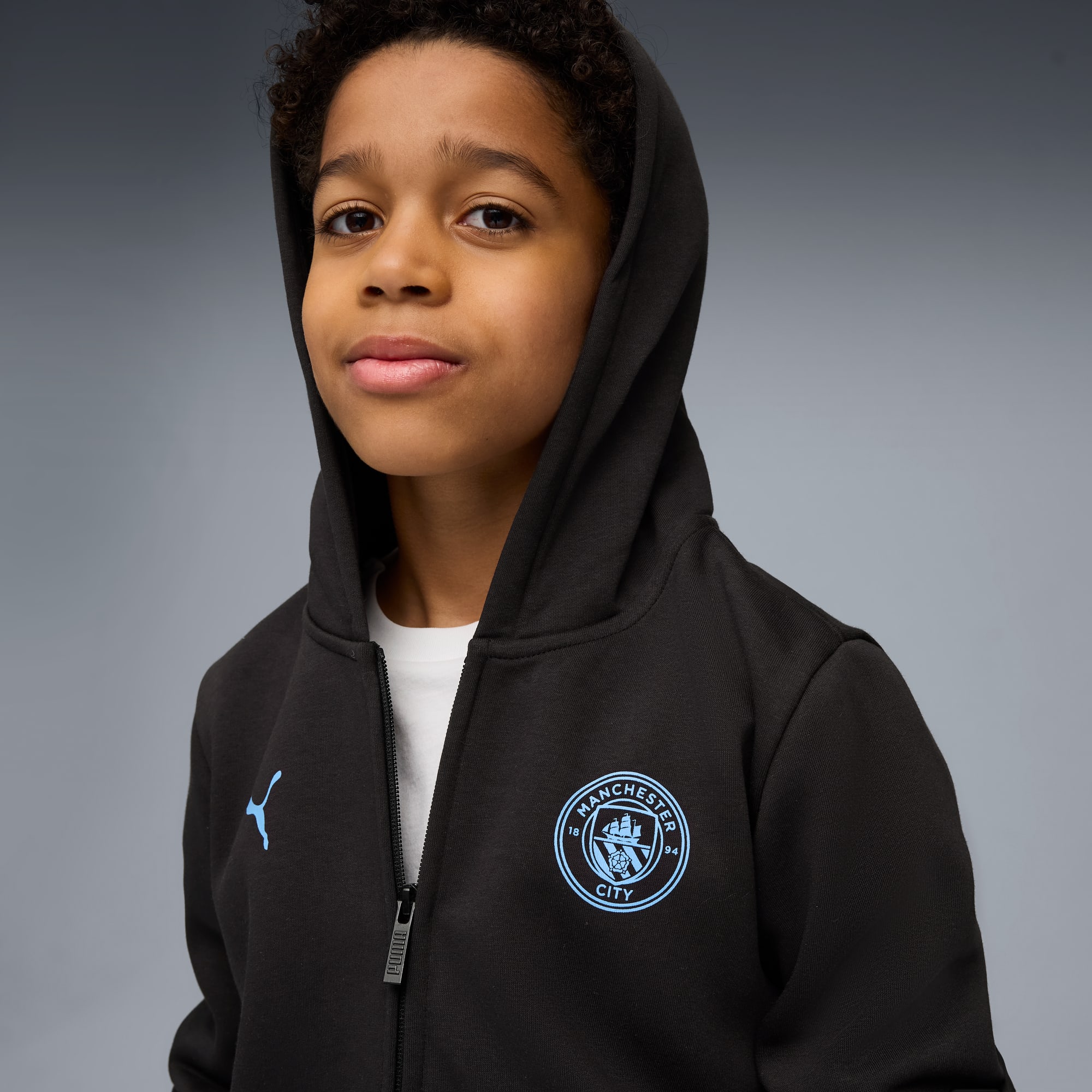 Manchester City FtblEssentials Hooded Jacket Youth, PUMA Black-Team Light Blue, large