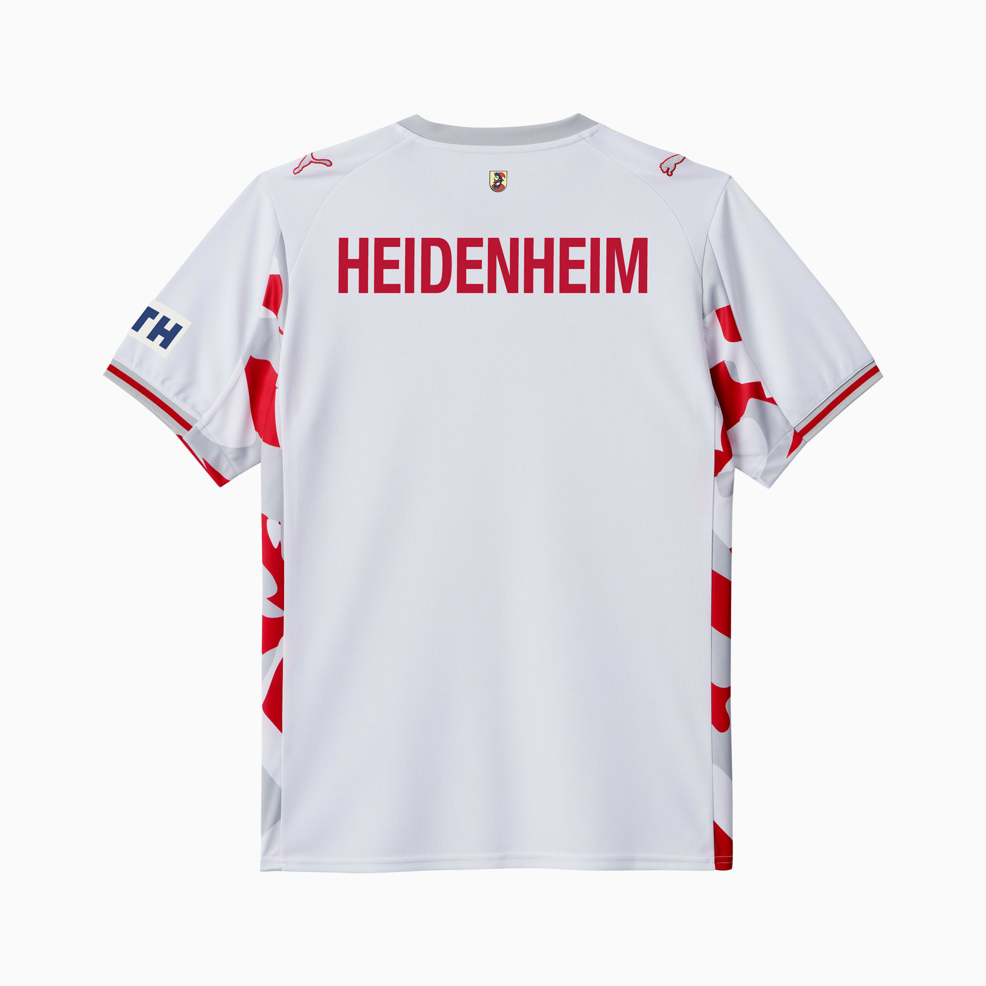 Wit PUMA shirt heren met rode Heidenheim print en rode strepen aan de zijkanten.