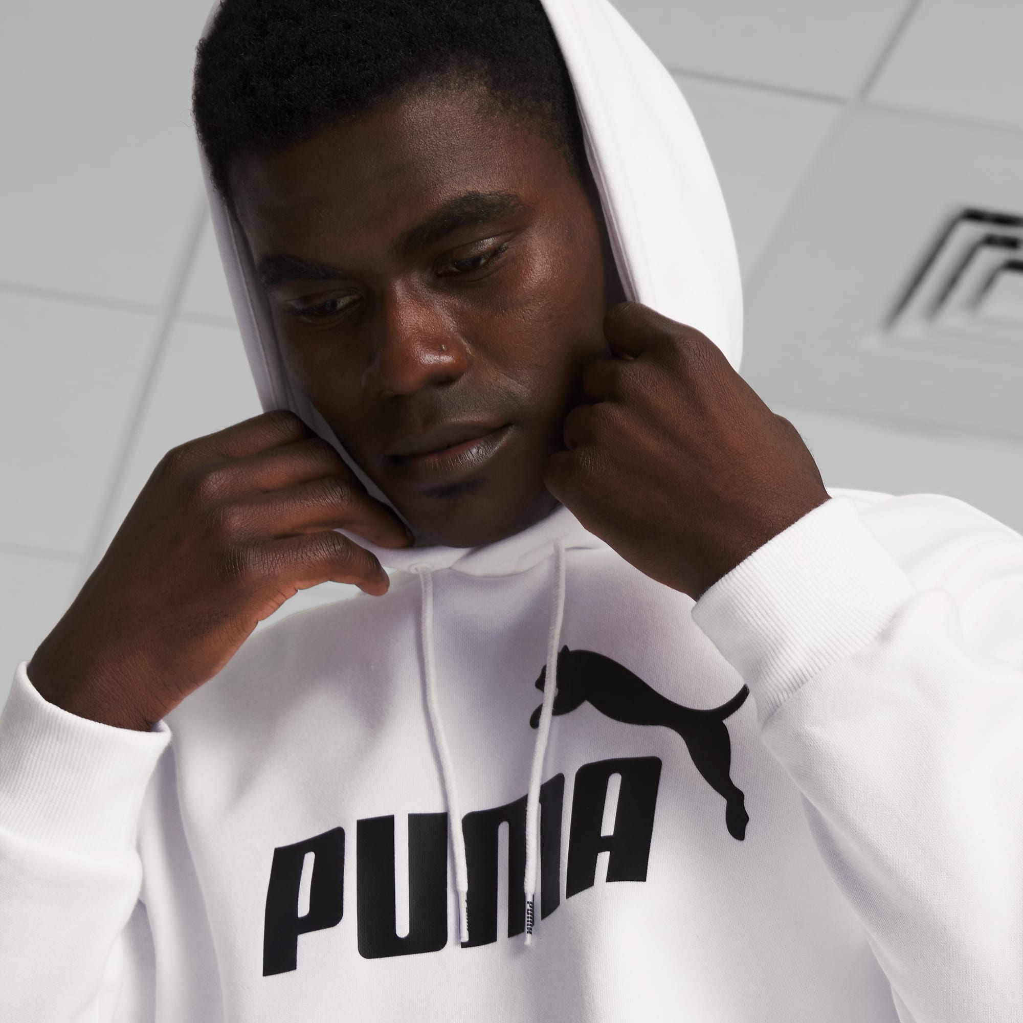 PUMA - Sudadera negra Essentials Big Logo 586686 01 Hombre