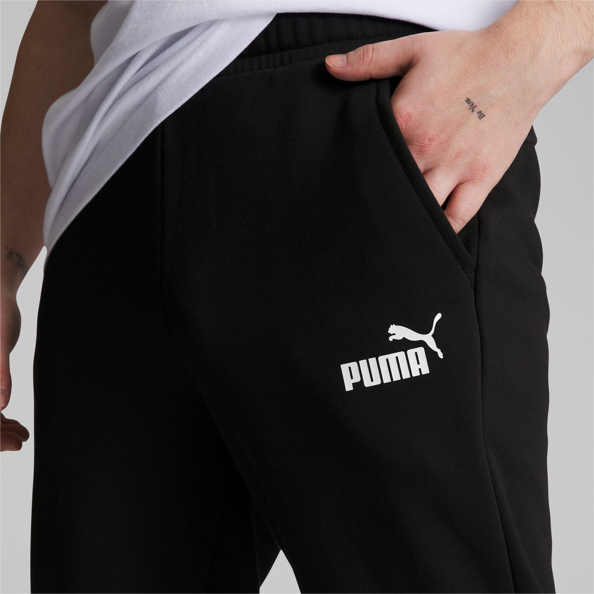 | Men\'s PUMA Logo Joggers Essentials