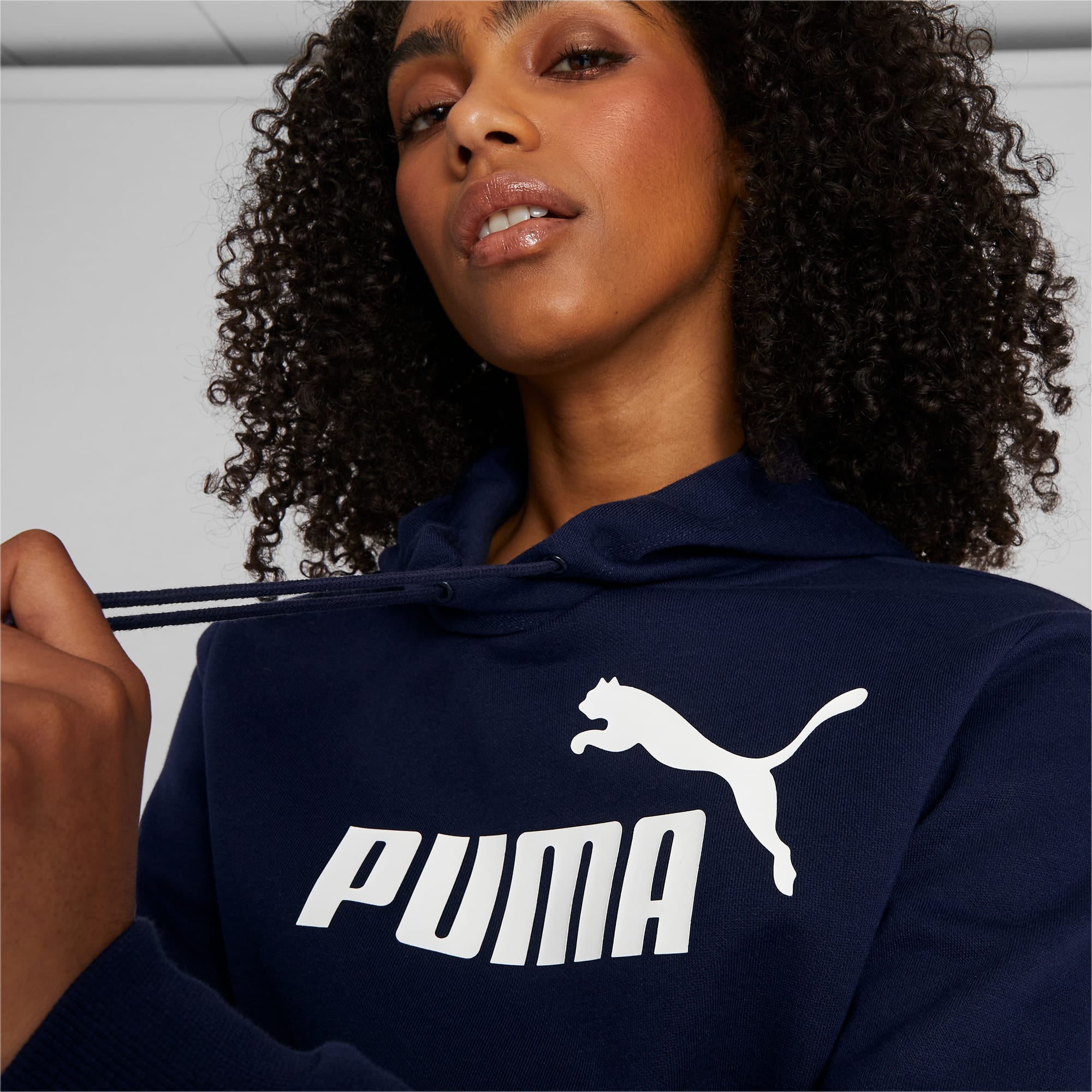 Essentials Hoodie Women\'s | PUMA Logo