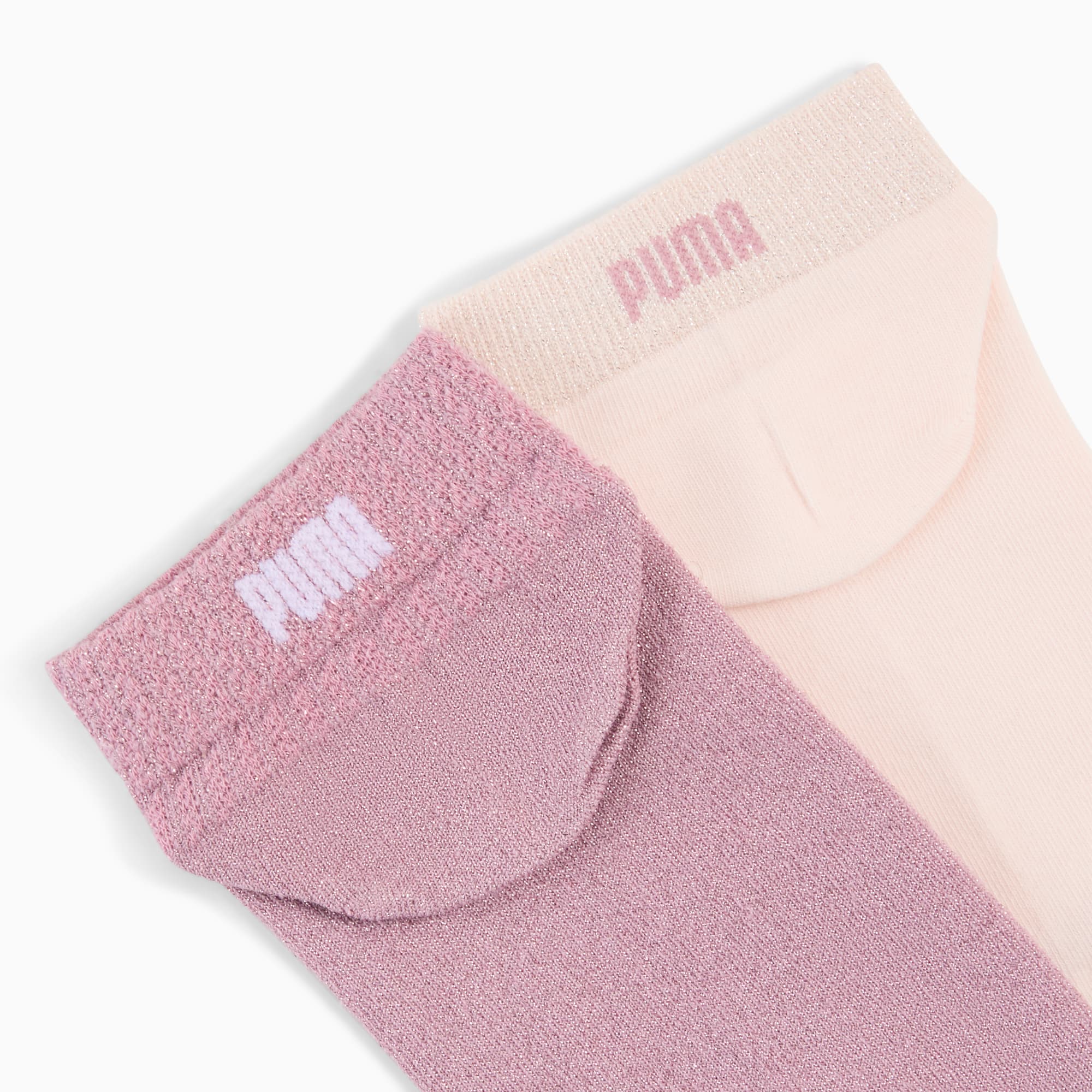 Rosa und beige PUMA Socken für Damen mit Logo-Detail am oberen Rand.