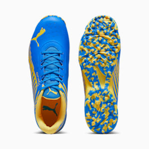 Puma two different colored shoes 2025