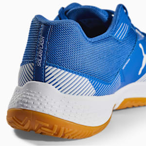 Buy Sports Shoes for Men & Women at Upto 50% Off Online