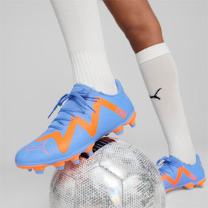 Tacos de fútbol para mujer FUTURE Play FG/AG, Blue Glimmer-PUMA White-Ultra Orange, extralarge