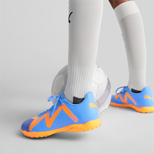 FUTURE PLAY Unisex Turf Trainers, Blue Glimmer-PUMA White-Ultra Orange