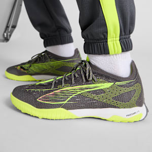 Tacos de futbol ULTRA 5 PRO CAGE, Matte Aged Silver-Yellow Alert-Sun Struck, extralarge