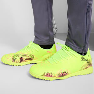 FUTURE 8 PLAY TT Men's Soccer Cleats, Yellow Alert-PUMA Black-Sun Struck, extralarge