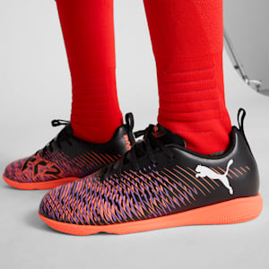 Tacos de fútbol para hombre para entrenamiento en interiores FUTURE 8 PLAY, PUMA Black-PUMA White-Glowing Red, extralarge