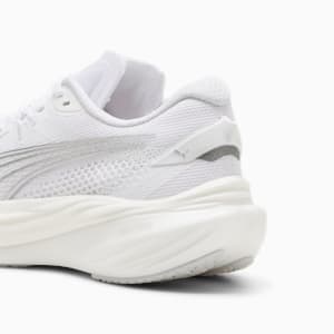 ウィメンズ ディヴィエイト ニトロ 3 ランニングシューズ, PUMA White-Feather Gray-PUMA Silver, extralarge-JPN
