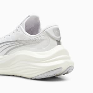 Tenis de correr MagMax NITRO™ para hombre, PUMA White-PUMA Silver, extralarge