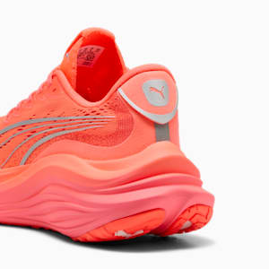 Tenis de correr MagMax NITRO para hombre, Glowing Red-Peach Frost, extralarge