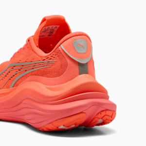 Tenis de running Mujer MagMax NITRO, Glowing Red-PUMA Silver, extralarge