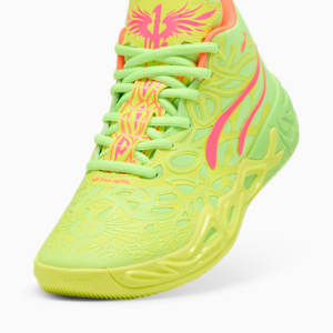 Tenis de básquet MB.04 Gem para adolescentes, Yellow Alert-Green Glare-Pink Alert, extralarge