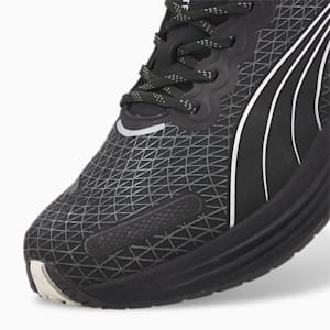 Deviate NITRO 2 WTR Running Shoes Men, Puma Black-Metallic Silver