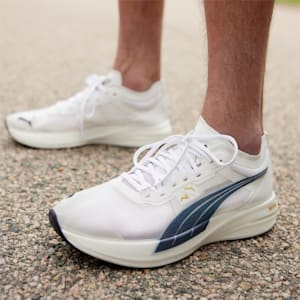 ウィメンズ PUMA x TRACKSMITH ディヴィエイト ニトロ エリートレーサー ランニングシューズ, Puma White-Peacoat-Nimbus Cloud