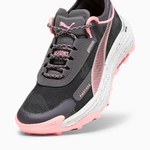 Tenis de correr Voyage NITRO 3 para mujer, Cool Dark Gray-Koral Ice, extralarge
