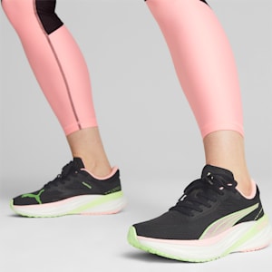 Tenis para correr Magnify NITRO 2 para mujer, PUMA Black-Koral Ice-Speed Green, extralarge