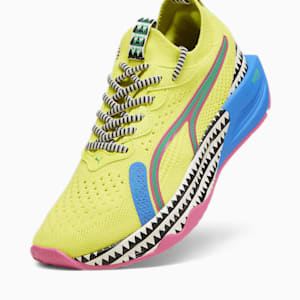 Tenis de entrenamiento PUMA x LEMLEM NITRO™ Luxe para mujer, Yellow Burst-Racing Blue-Pink Glimmer, extralarge