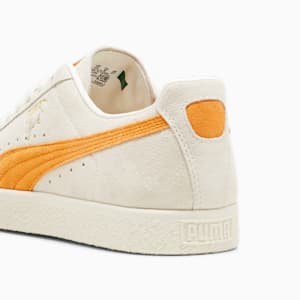 Clyde OG Sneakers, Frosted Ivory-Clementine, extralarge