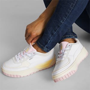 Zapatos deportivos Cali Dream para mujer, PUMA White-Warm White-Chalk Pink, extragrande