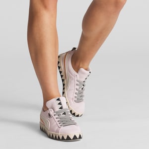 Tenis casuales de gamuza PUMA x LEMLEM para mujer, Frosty Pink-Ghost Pepper, extralarge