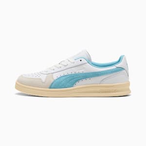 White PUMA trainer with light blue stripes and a beige sole, for adults.