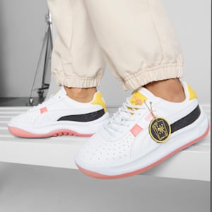 Tenis GV Special Vegas Flagship para mujer, PUMA White-New Navy-Sunny Yellow-Peach Frost, extralarge