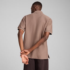 PREMIUM ESSENTIALS Men's Relaxed Jacquard Polo, Totally Taupe, extralarge