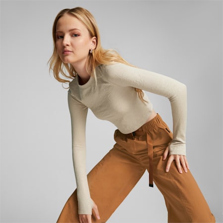 INLAND Cropped Long Sleeve Tight Tee Women, Light Sand, small