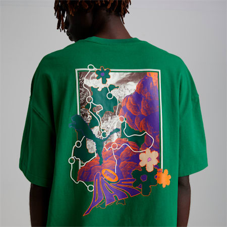 남성 푸마 x 퍽스앤미니 그래픽 티셔츠/PUMA x P.A.M. Graphic Tee, Verdant Green, small-KOR