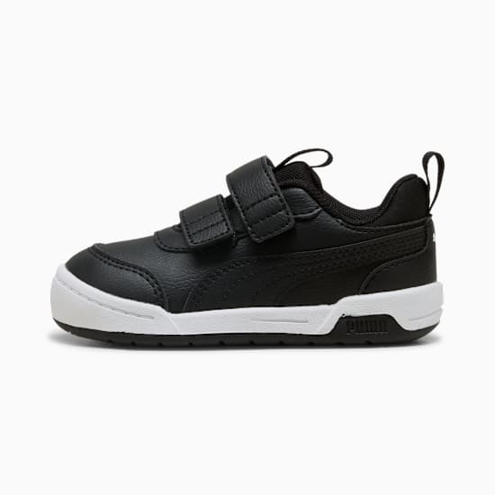 Basket PUMA noire pour enfant avec deux brides à scratch et semelle blanche.