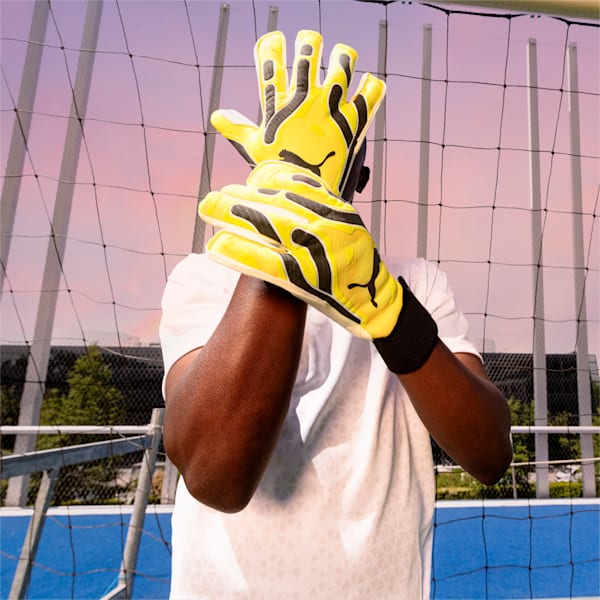 ULTRA Ultimate Hybrid Goalkeeper Gloves, Yellow Blaze-PUMA Black, extralarge-GBR