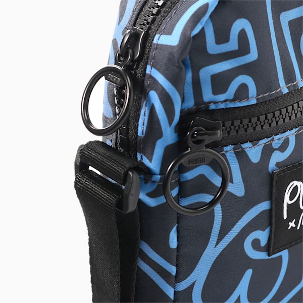 PUMA x MR. DOODLE Portable Bag, Puma Black-AOP, extralarge