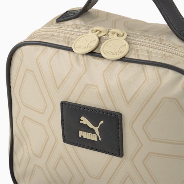 Classics Archive Boxy Cross Body Bag, Light Sand-AOP, extralarge-IDN