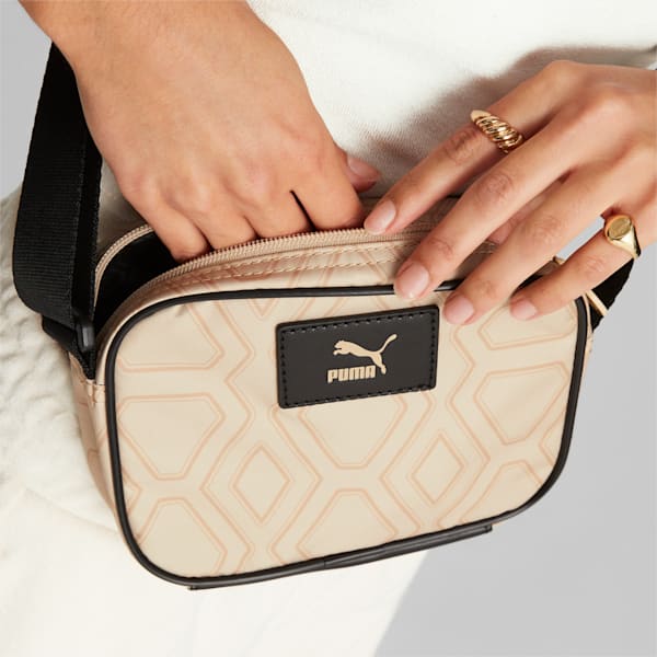 Classics Archive Cross Body Bag, Light Sand-AOP, extralarge-GBR