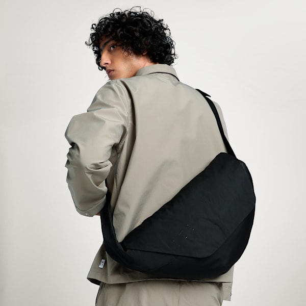 PUMA x HELIOT EMIL Sling Bag, PUMA Black, extralarge-IND