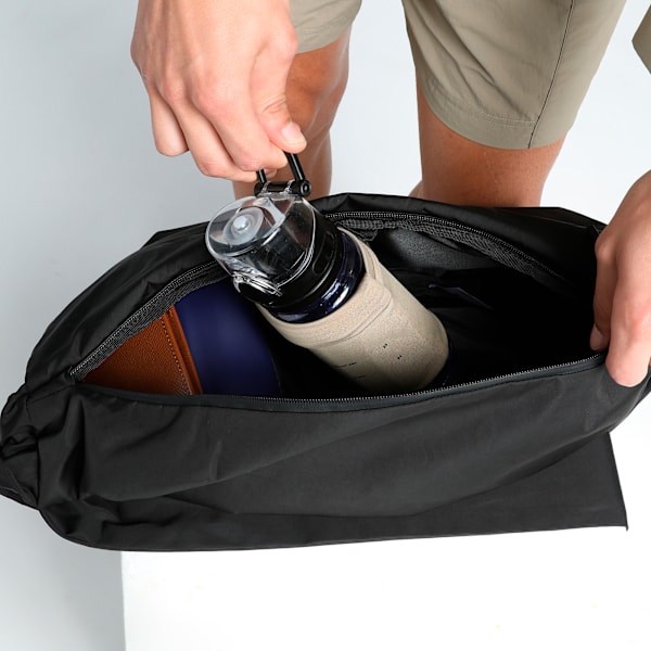 PUMA x HELIOT EMIL Sling Bag, PUMA Black, extralarge-IND