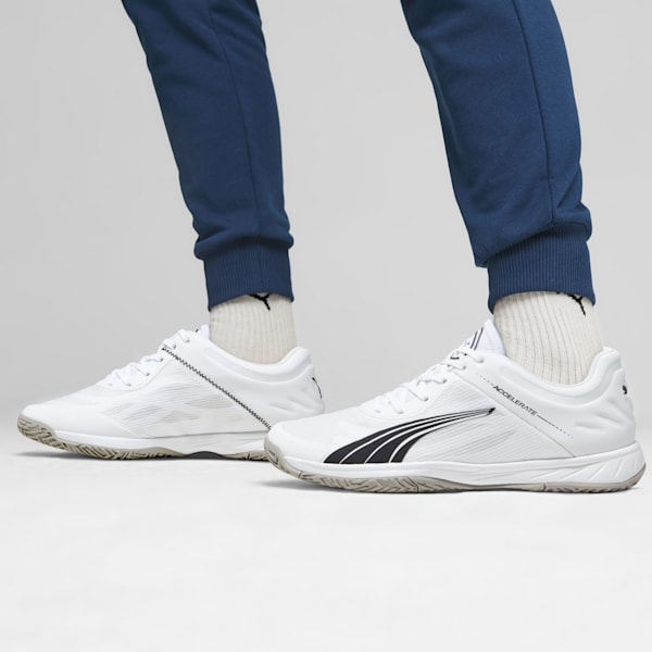 Zapatos deportivos para interior Accelerate Turbo, PUMA White-PUMA Black-Concrete Gray, extralarge