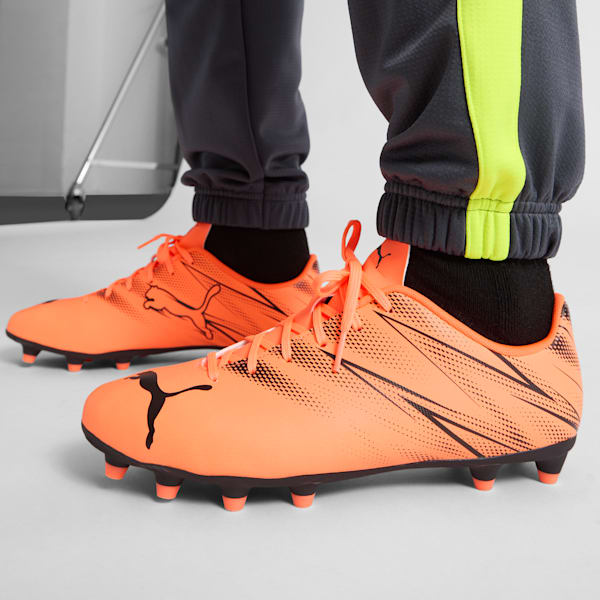Chaussure de soccer ATTACANTO FG/AG, Glowing Red-PUMA Black, extralarge