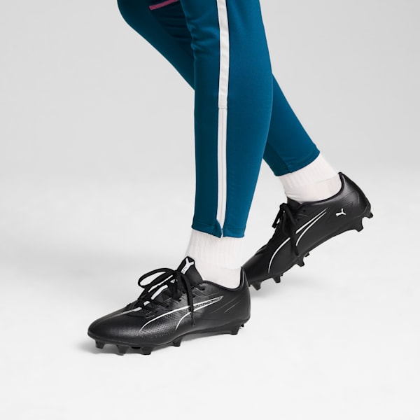 Tacos de fútbol ULTRA 5 PLAY FG/AG, PUMA Black-PUMA White, extralarge