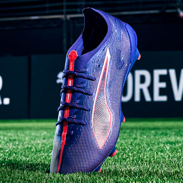 Chaussures de soccer à crampons pour terrain dur ULTRA 5 ULTIMATE Femme, Lapis Lazuli-PUMA White-Sunset Glow, extralarge