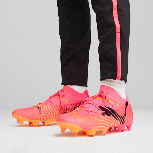 Chaussures de soccer FUTURE 7 ULTIMATE FG/AG Femme, Sunset Glow-PUMA Black-Sun Stream, extralarge