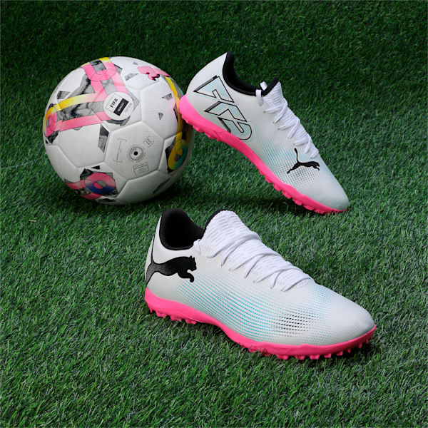 FUTURE 7 PLAY TT Men's Football Boots, PUMA White-PUMA Black-Poison Pink, extralarge-IND