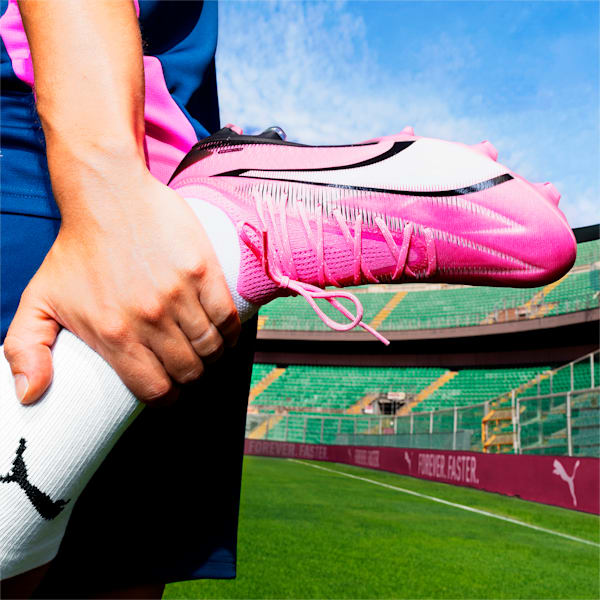 Tacos de fútbol para hombre ULTRA ULTIMATE FG/AG, Poison Pink-PUMA White-PUMA Black, extralarge