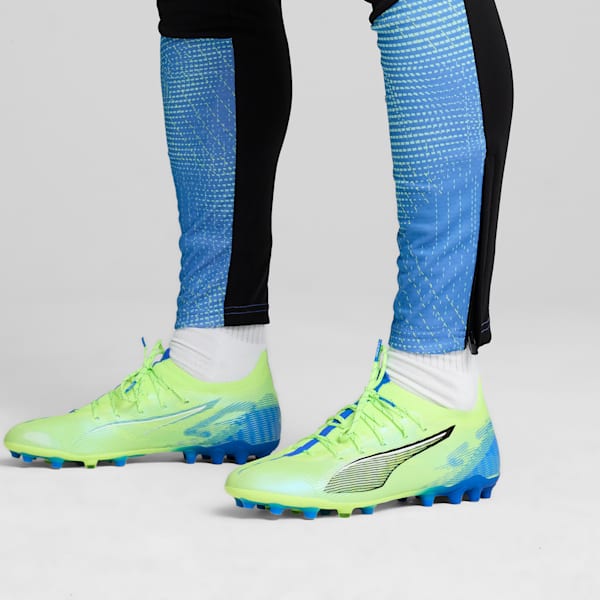 ULTRA 5 ULTIMATE MG Football Boots Unisex, Fizzy Apple-PUMA White-Bluemazing, extralarge-GBR