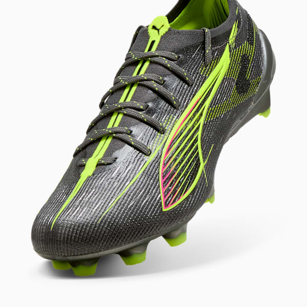 Tacos de fútbol para mujer ULTRA 5 ULTIMATE BRILLIANCE suelo firme, Matte Aged Silver-Yellow Alert-Sun Struck, extralarge