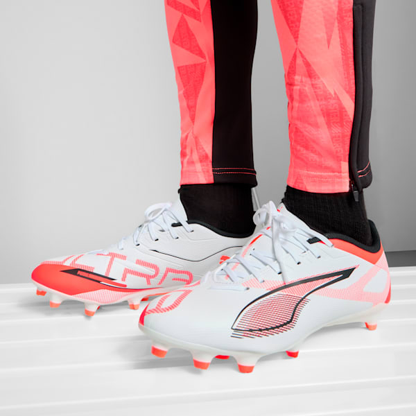 Tacos de fútbol FG/AG ULTRA 5 PLAY, PUMA White-PUMA Black-Glowing Red, extralarge